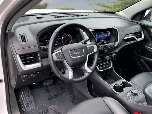 Used 2024 GMC Terrain SLT AWD/4WD image 13