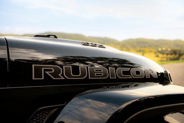 Used 2023 Jeep Wrangler Unlimited Rubicon 392 w/ Dual Top Group AWD/4WD image 6