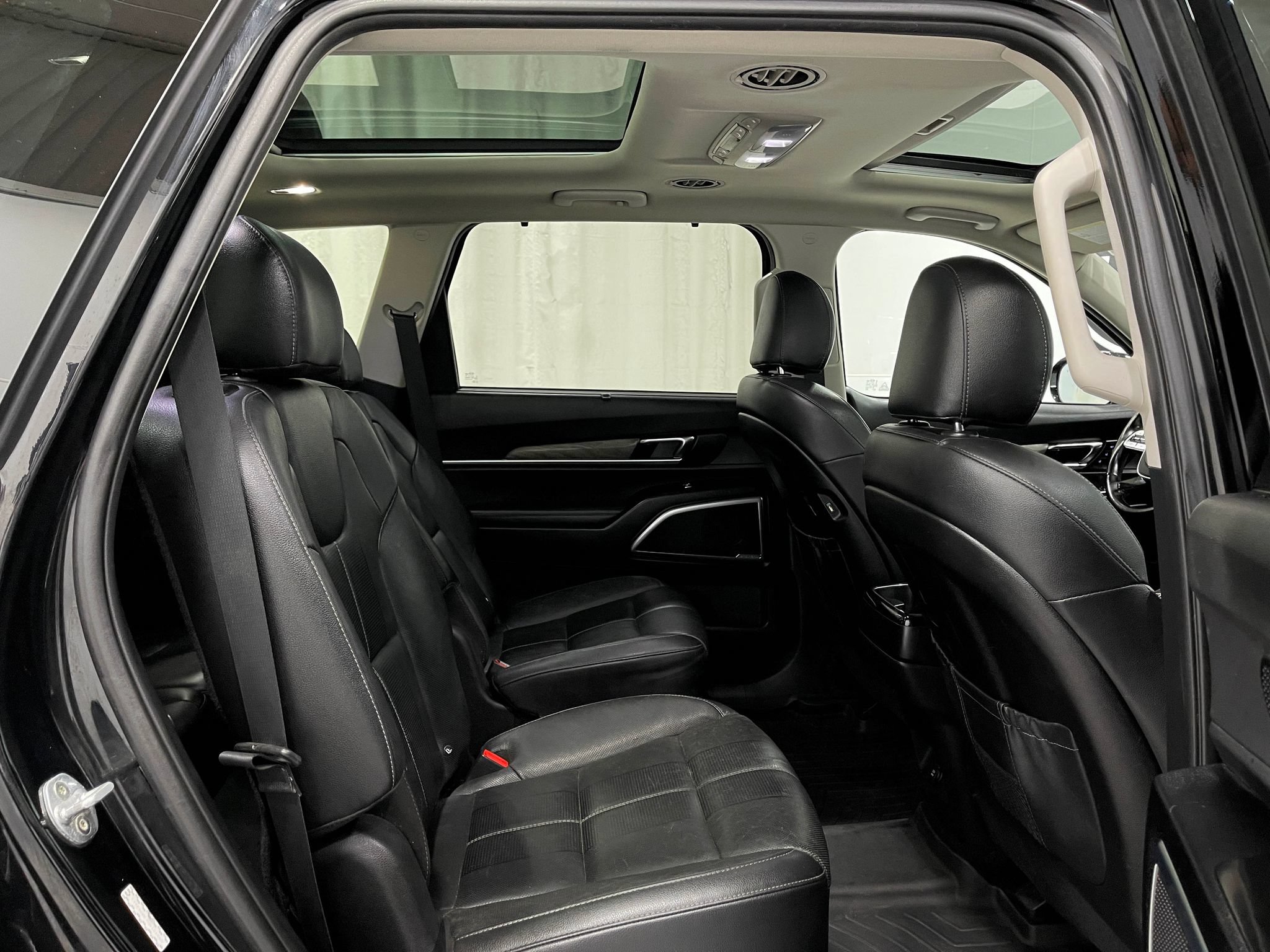 Used 2021 Kia Telluride SX w/ Nightfall Edition Package AWD/4WD image 33