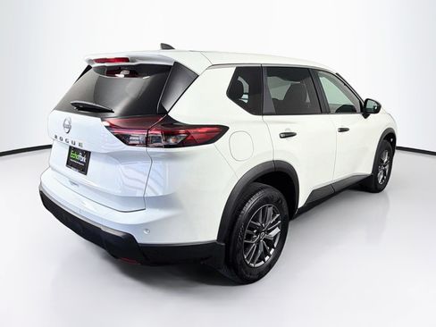 Used 2026 Nissan Rogue S FWD image 9