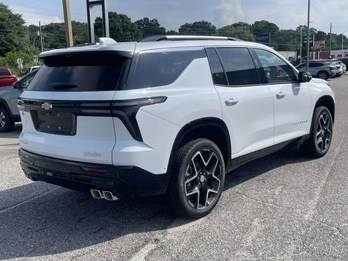 New 2026 Chevrolet Traverse High Country FWD image 3