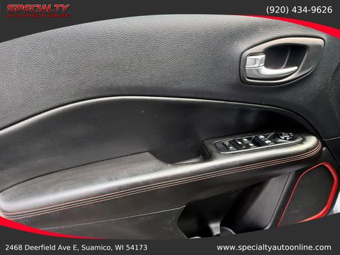 Used 2018 Jeep Compass Trailhawk AWD/4WD image 31