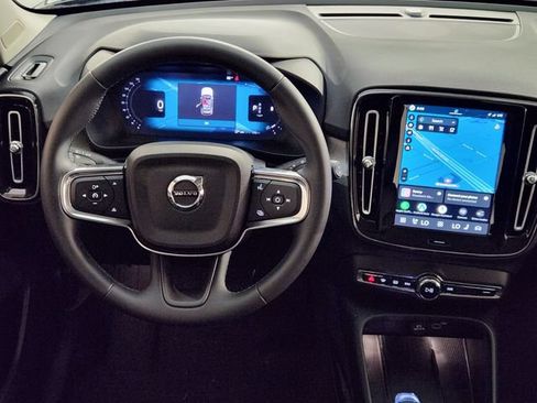 Certified 2026 Volvo XC40 B5 Plus AWD/4WD image 27