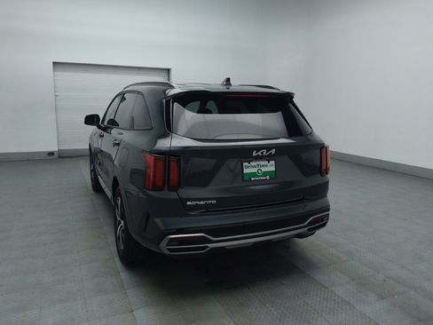 Used 2023 Kia Sorento S image 5