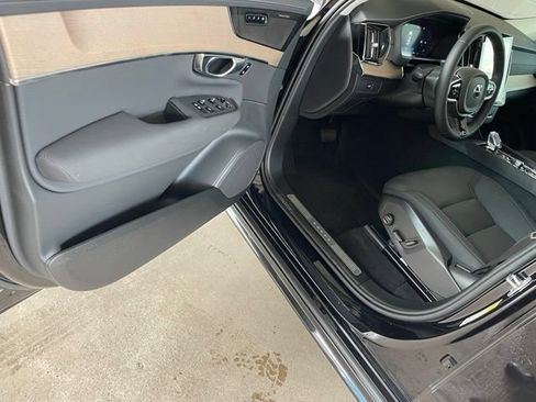 Used 2026 Volvo XC90 B6 Plus w/ Protection Package Premier AWD/4WD image 18