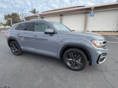 Used 2022 Volkswagen Atlas Cross Sport SEL R-Line image 2