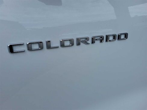 New 2024 Chevrolet Colorado LT w/ LT Convenience Package III image 32