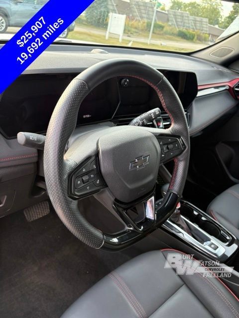 Used 2024 Chevrolet TrailBlazer RS w/ Convenience Package AWD/4WD image 18