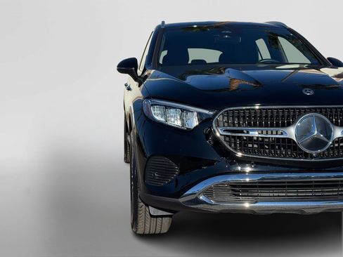 Certified 2025 Mercedes-Benz GLC 300 image 11