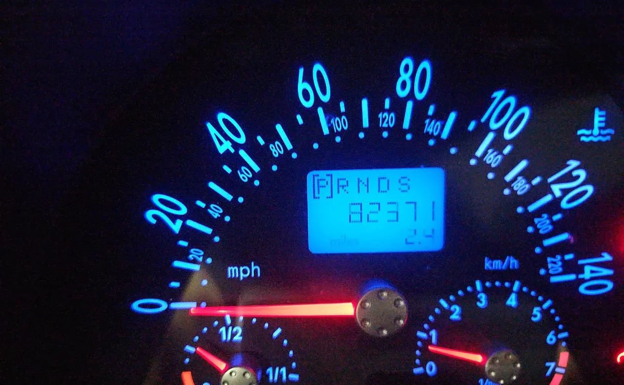 Used 2005 Volkswagen Beetle Dark Flint Edition FWD image 9
