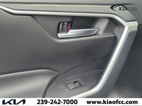 Used 2021 Toyota RAV4 XLE FWD image 12