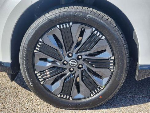 Certified 2026 Nissan Murano Platinum w/ Cargo Package AWD/4WD image 7