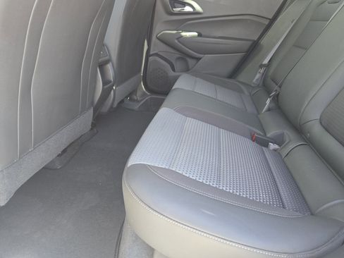 Used 2025 Chevrolet Trax LT w/ LT Convenience Package image 33