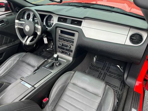 Used 2011 Ford Mustang Premium w/ 202A Rapid Spec Order Code RWD image 34