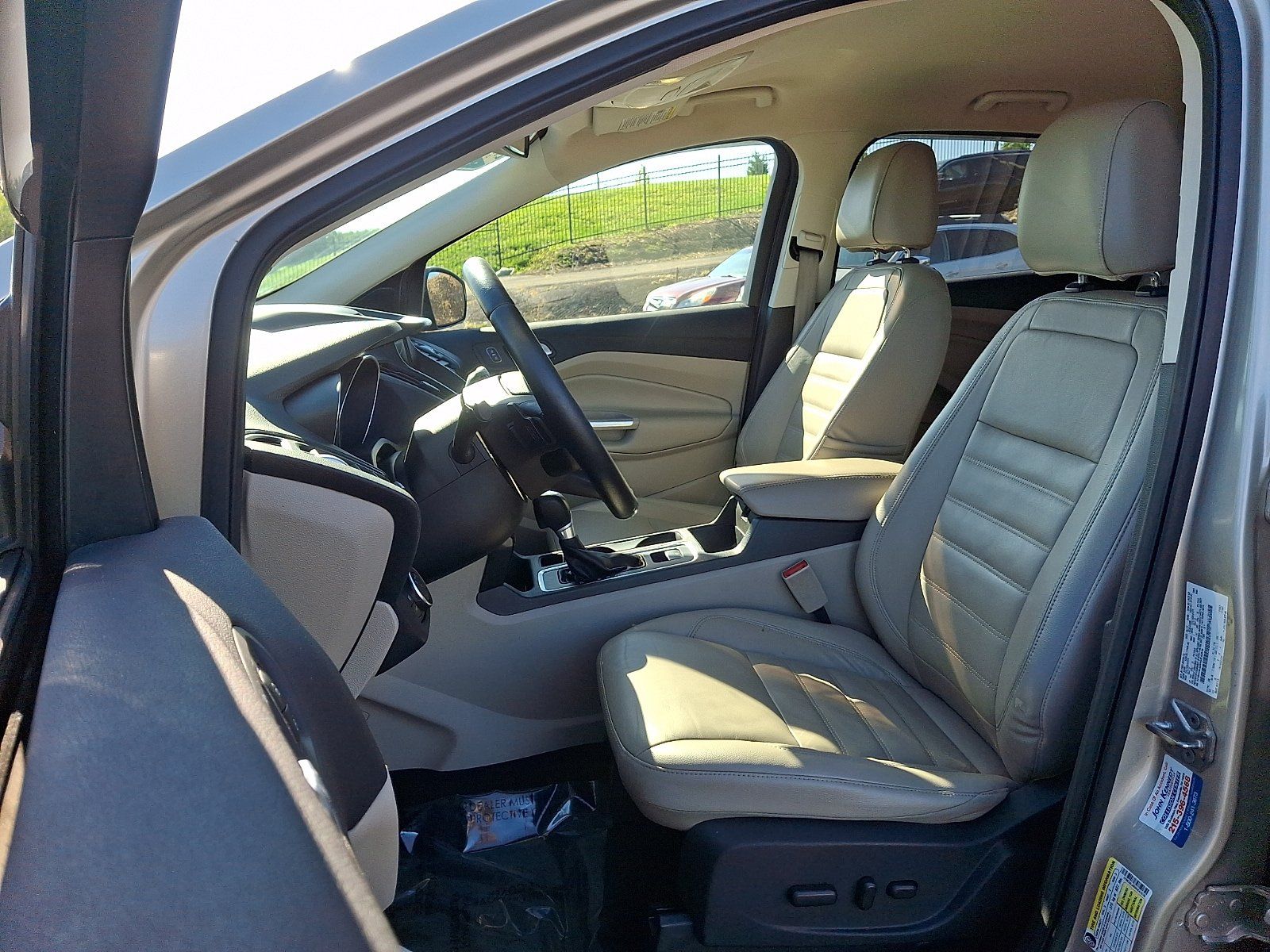 Used 2017 Ford Escape Titanium FWD image 12