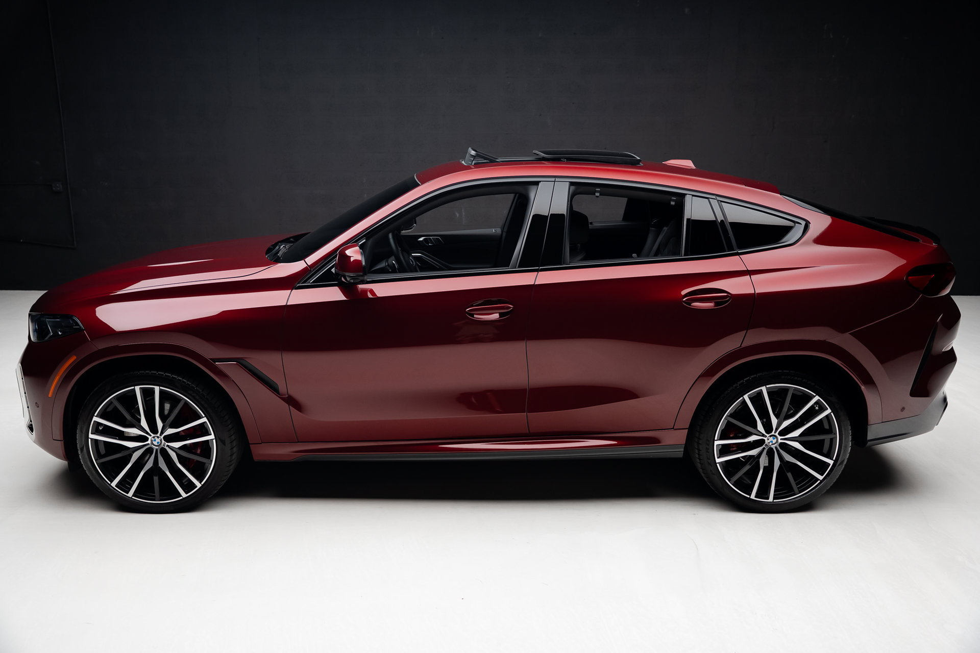 Used 2024 BMW X6 xDrive40i w/ Executive Package AWD/4WD image 15