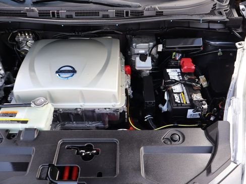 Used 2015 Nissan Leaf SV w/ LED & Quick Charge Package image 41