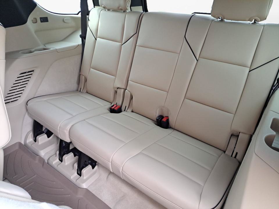 Certified 2022 Cadillac Escalade Premium Luxury w/ Performance Package AWD/4WD image 13