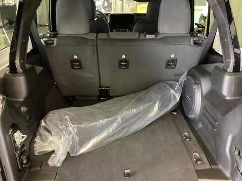 New 2026 Jeep Wrangler Unlimited Rubicon AWD/4WD image 5