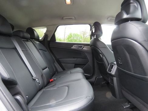 Used 2023 Kia Sportage EX FWD image 16