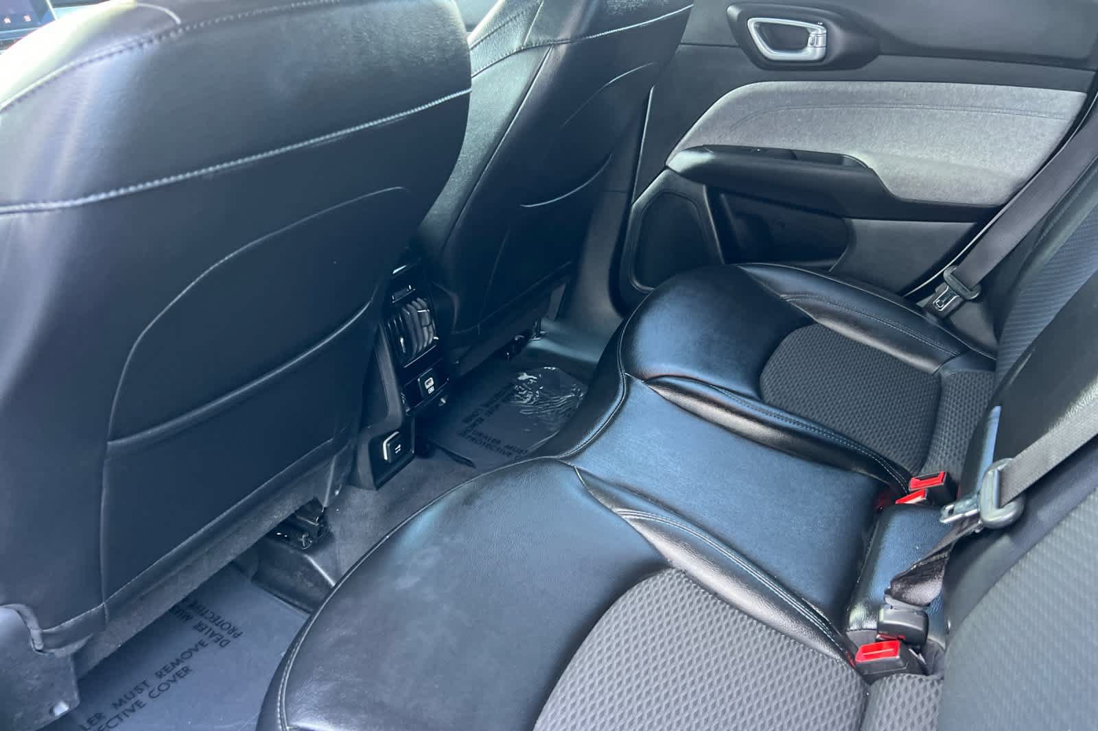 Used 2022 Jeep Compass Latitude FWD image 4