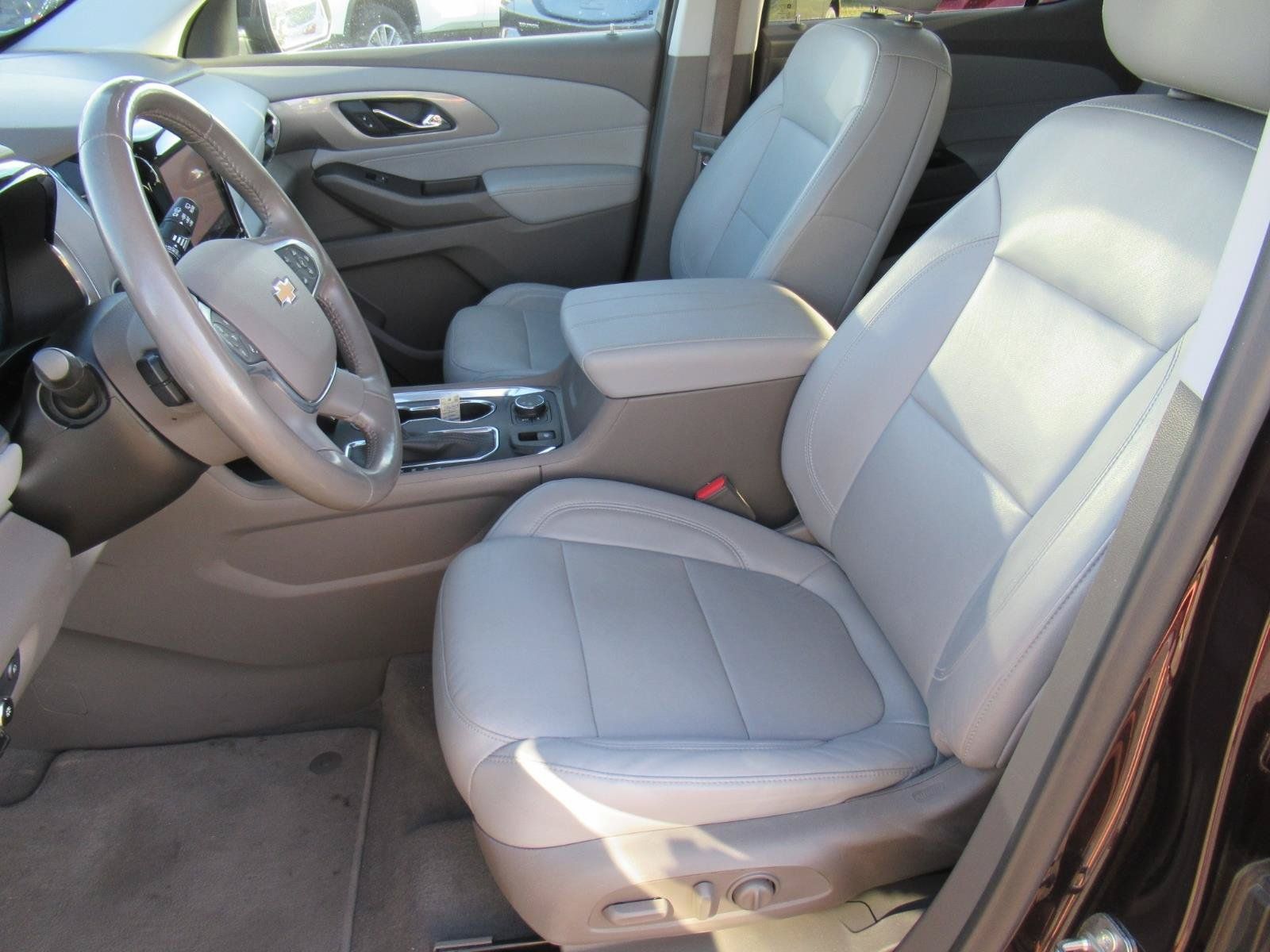 Used 2021 Chevrolet Traverse LT w/ LT Premium Package AWD/4WD image 16