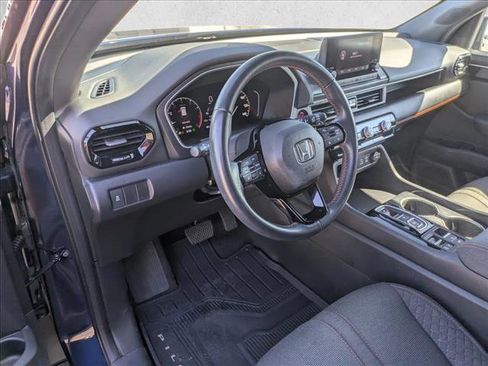 Used 2023 Honda Pilot Sport image 9