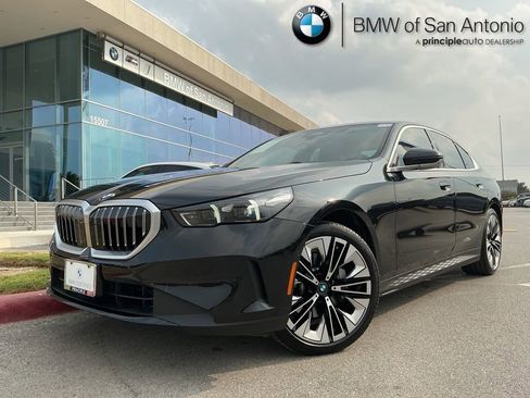 Certified 2024 BMW 530i w/ Premium Package image 1