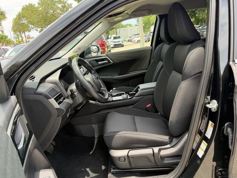 Used 2025 Mitsubishi Outlander ES AWD/4WD image 11