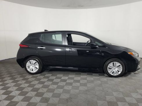 Used 2025 Nissan Leaf S FWD image 3