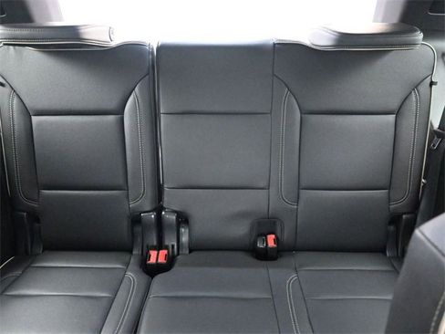 Used 2022 GMC Yukon SLT w/ SLT Luxury Package image 18