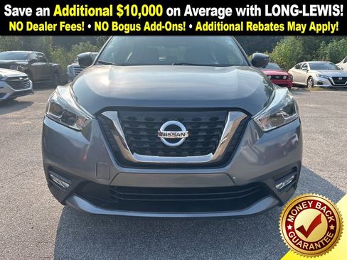 Used 2019 Nissan Kicks SR w/ Exterior Electronics Package image 2