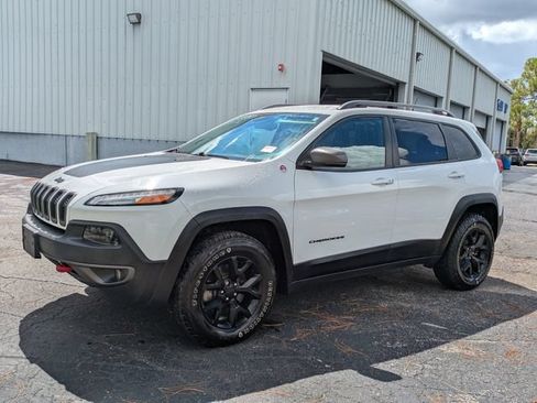 Certified 2018 Jeep Cherokee Trailhawk w/ Comfort/Convenience Group AWD/4WD image 6