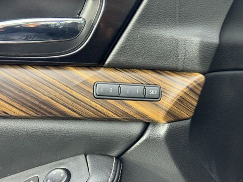 Used 2018 Nissan Maxima Platinum image 17