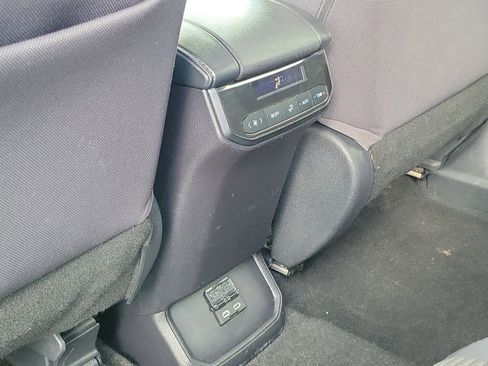 Used 2023 Toyota Highlander LE image 15