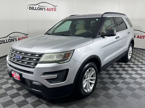 Used 2017 Ford Explorer 4WD image 2