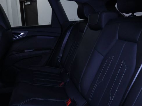 Used 2022 Audi Q4 e-tron Premium Plus w/ Premium Plus image 33