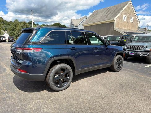 New 2026 Jeep Grand Cherokee Limited w/ Limited Altitude Package AWD/4WD image 2
