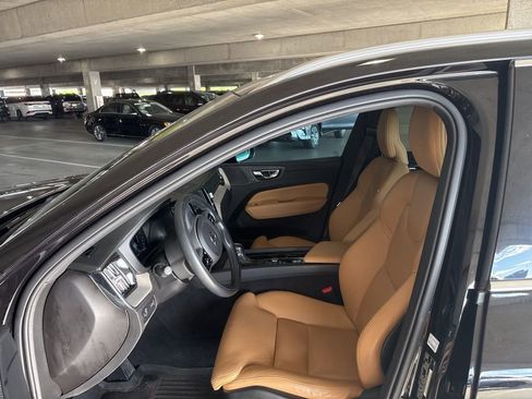 Used 2019 Volvo XC60 T6 Inscription w/ Protection Package Premier image 2