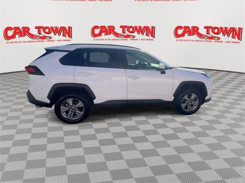 Used 2024 Toyota RAV4 XLE image 9