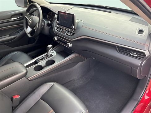 Used 2019 Nissan Altima 2.5 SR image 12
