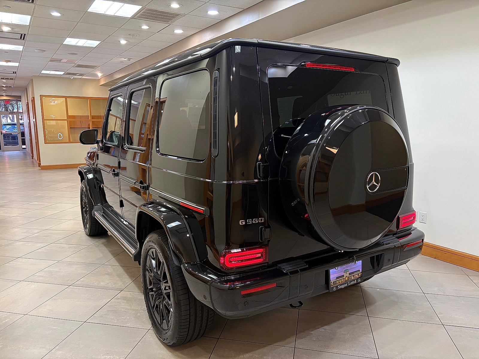 New 2027 Mercedes-Benz G 580 e image 3