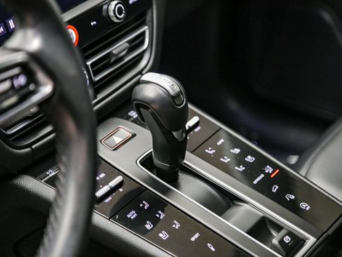 Used 2023 Porsche Macan AWD/4WD image 25