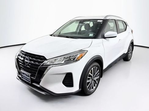 Certified 2023 Nissan Kicks SV FWD image 3