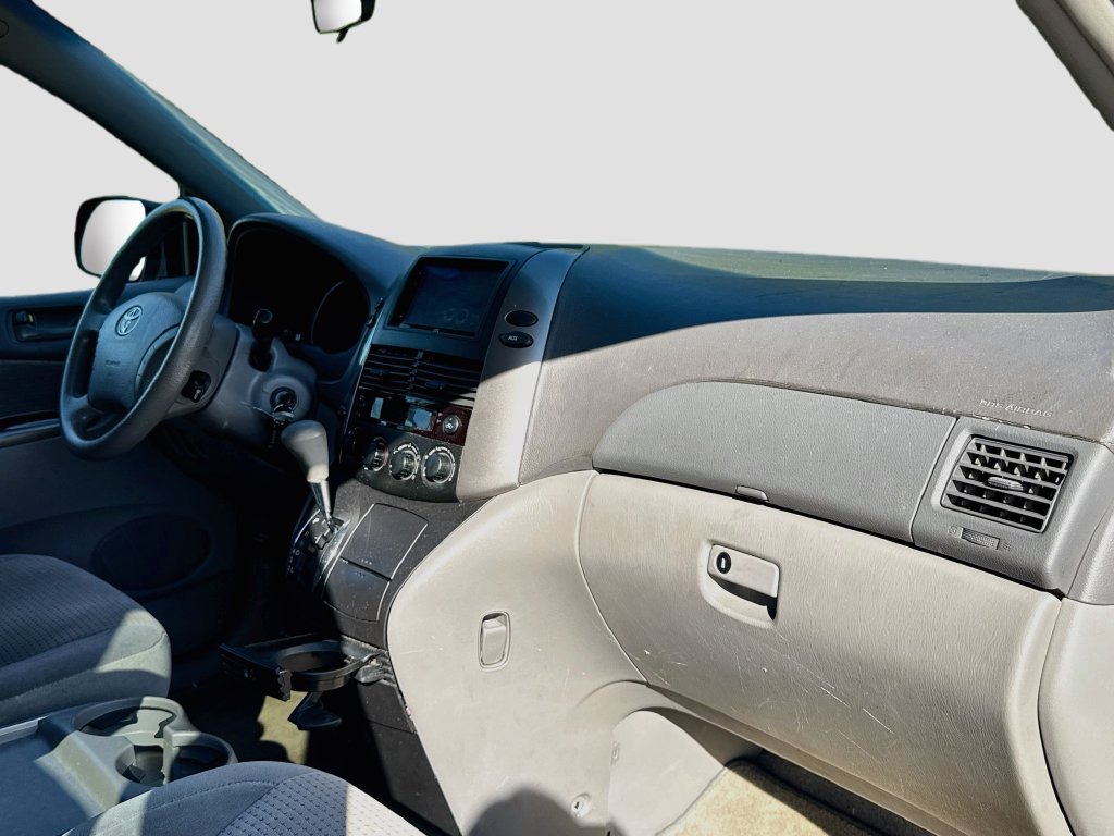 Used 2006 Toyota Sienna LE w/ LE Pkg 3 FWD image 30