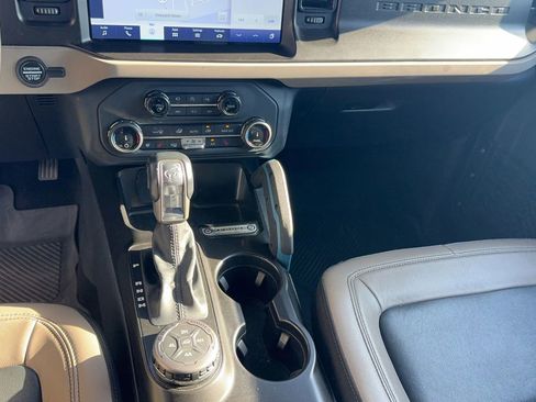 Used 2022 Ford Bronco Wildtrak image 14