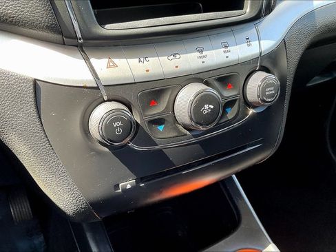 Used 2018 Dodge Journey SE w/ Popular Equipment Group FWD image 16