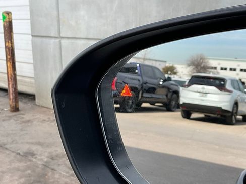 Used 2023 Nissan Rogue S image 19