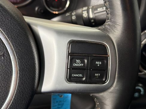 Used 2016 Jeep Wrangler Unlimited Rubicon image 26
