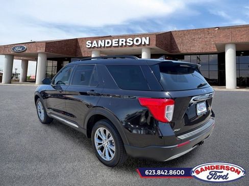 Used 2022 Ford Explorer XLT w/ Equipment Group 202A AWD/4WD image 5